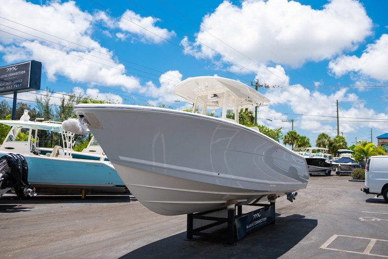 Thumbnail 3 for New 2019 Cobia 280 Center Console boat for sale in Miami, FL