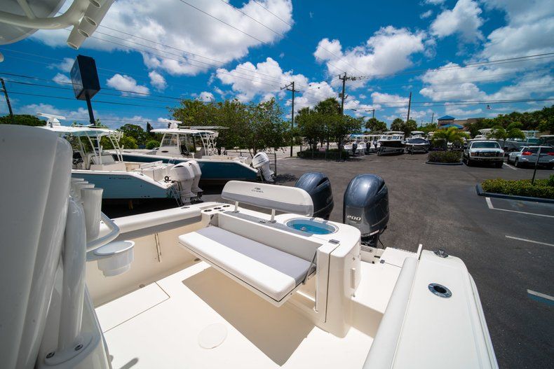 Thumbnail 12 for New 2019 Cobia 280 Center Console boat for sale in Miami, FL