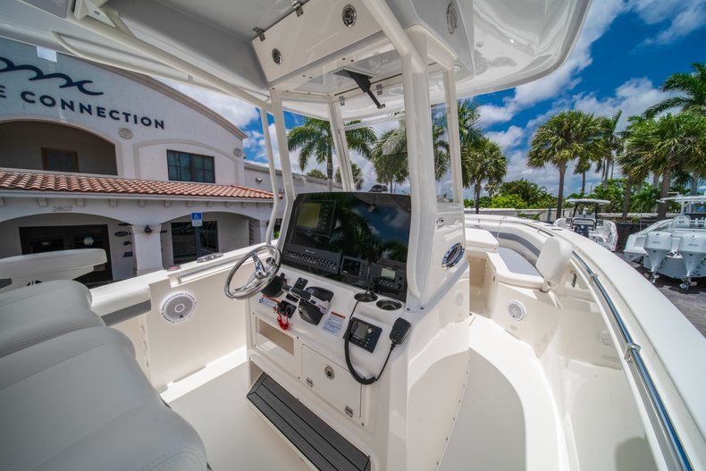 Thumbnail 26 for New 2019 Cobia 280 Center Console boat for sale in Miami, FL