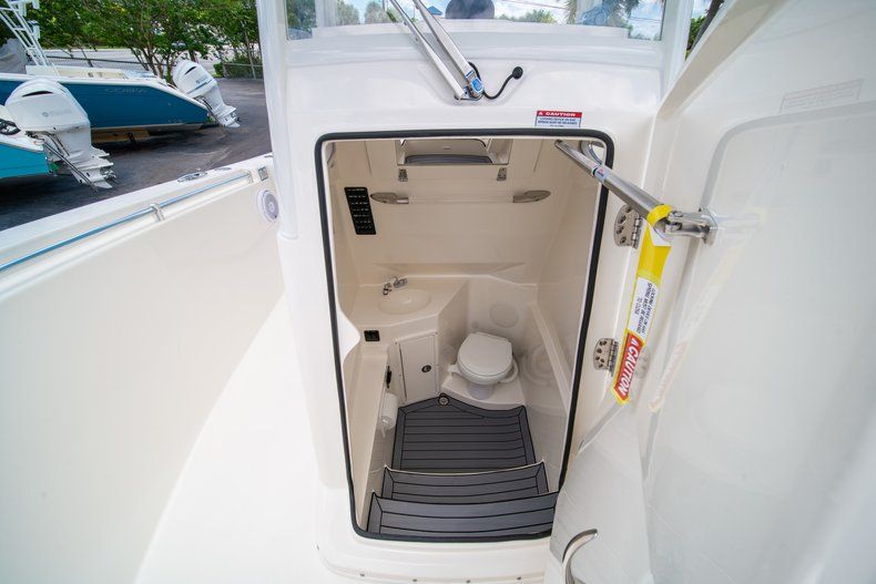 Thumbnail 41 for New 2019 Cobia 280 Center Console boat for sale in Miami, FL