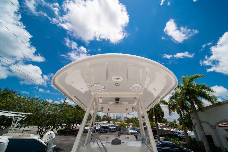 Thumbnail 42 for New 2019 Cobia 280 Center Console boat for sale in Miami, FL
