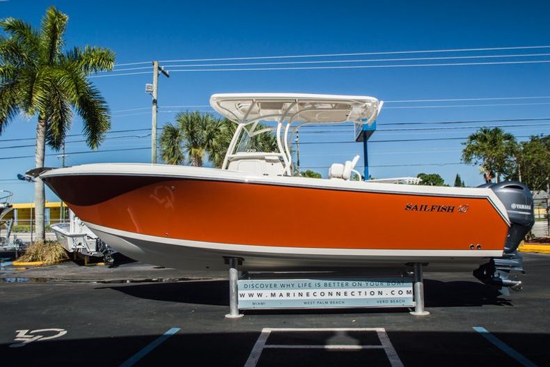 Thumbnail 4 for New 2015 Sailfish 270 CC Center Console boat for sale in Miami, FL