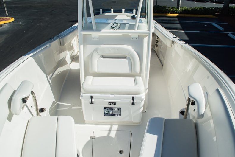 Thumbnail 11 for New 2015 Sailfish 270 CC Center Console boat for sale in Miami, FL