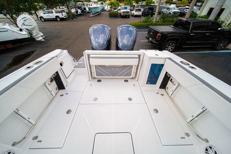Thumbnail 11 for New 2019 Blackfin 272DC Dual Console boat for sale in West Palm Beach, FL