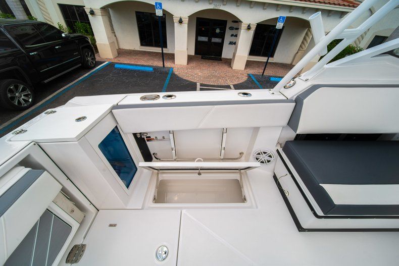 Thumbnail 15 for New 2019 Blackfin 272DC Dual Console boat for sale in West Palm Beach, FL