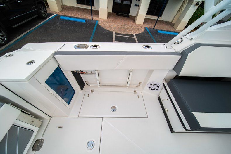 Thumbnail 14 for New 2019 Blackfin 272DC Dual Console boat for sale in West Palm Beach, FL