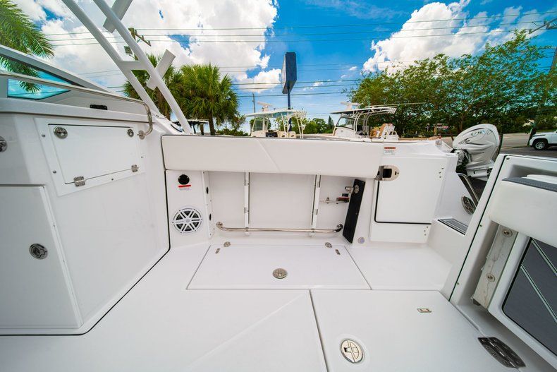 Thumbnail 16 for New 2019 Blackfin 272DC Dual Console boat for sale in West Palm Beach, FL