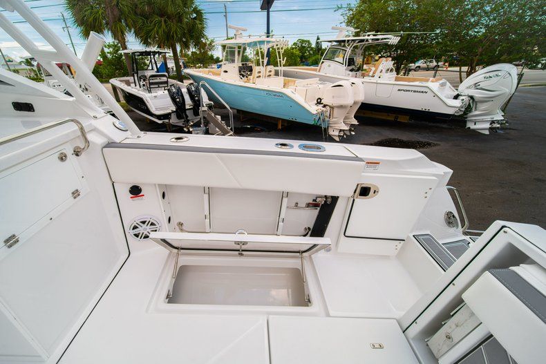 Thumbnail 17 for New 2019 Blackfin 272DC Dual Console boat for sale in West Palm Beach, FL