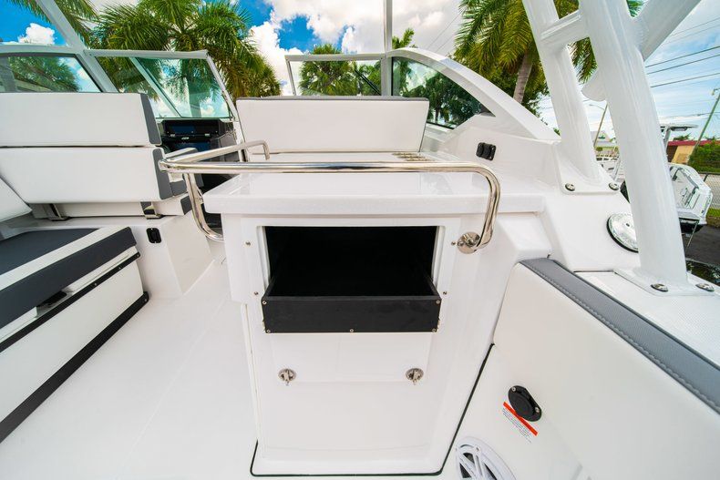 Thumbnail 21 for New 2019 Blackfin 272DC Dual Console boat for sale in West Palm Beach, FL