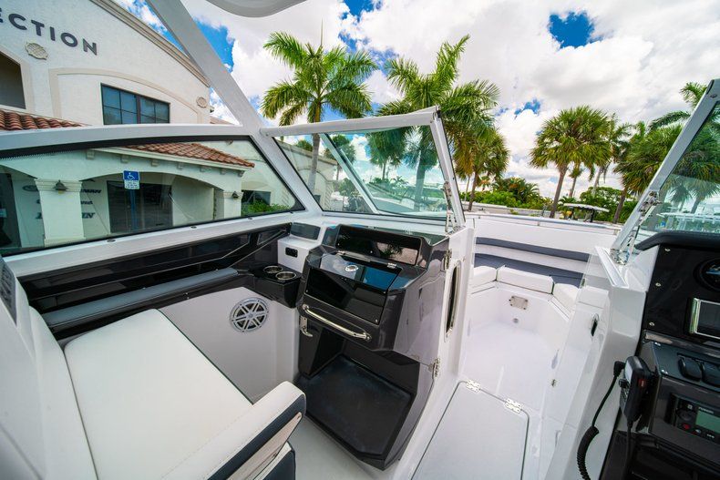 Thumbnail 35 for New 2019 Blackfin 272DC Dual Console boat for sale in West Palm Beach, FL