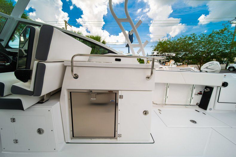 Thumbnail 26 for New 2019 Blackfin 272DC Dual Console boat for sale in West Palm Beach, FL