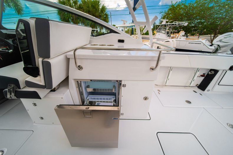 Thumbnail 27 for New 2019 Blackfin 272DC Dual Console boat for sale in West Palm Beach, FL