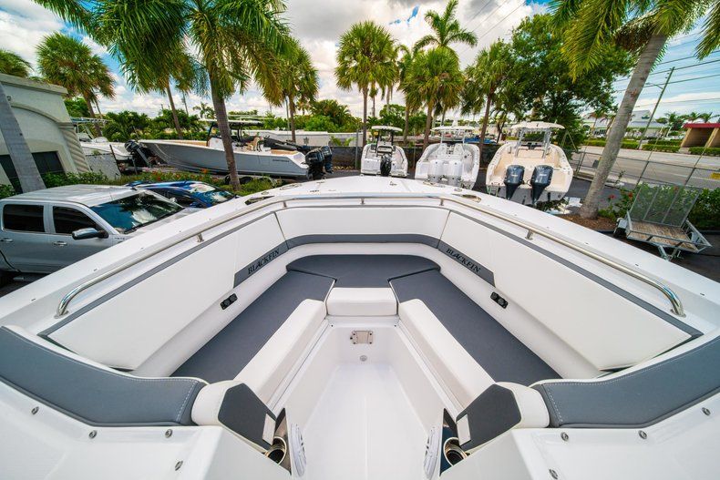 Thumbnail 45 for New 2019 Blackfin 272DC Dual Console boat for sale in West Palm Beach, FL
