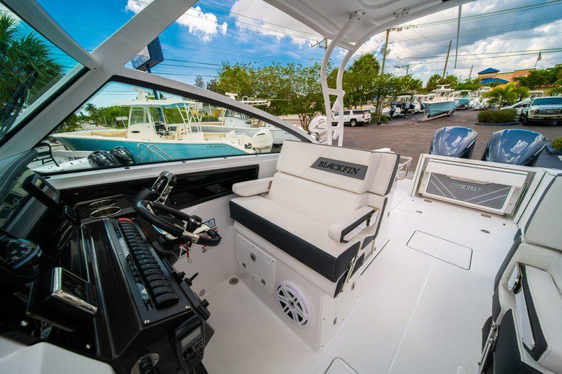 Thumbnail 37 for New 2019 Blackfin 272DC Dual Console boat for sale in West Palm Beach, FL
