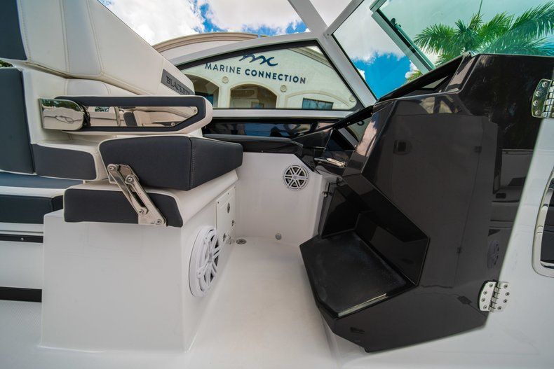 Thumbnail 36 for New 2019 Blackfin 272DC Dual Console boat for sale in West Palm Beach, FL