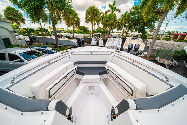 Thumbnail 46 for New 2019 Blackfin 272DC Dual Console boat for sale in West Palm Beach, FL