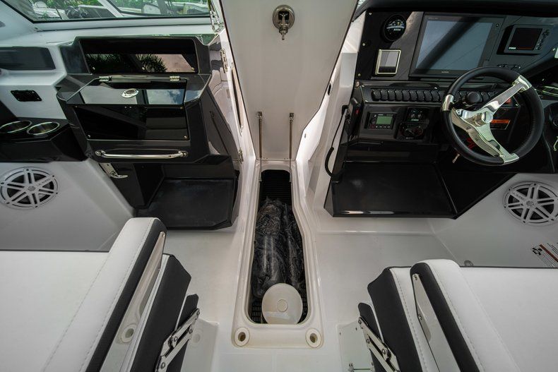 Thumbnail 40 for New 2019 Blackfin 272DC Dual Console boat for sale in West Palm Beach, FL