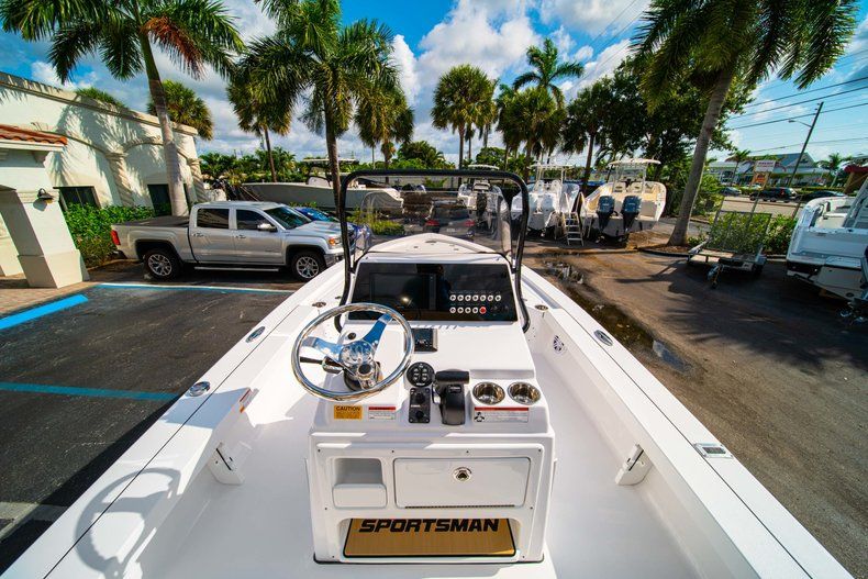 Thumbnail 20 for New 2019 Sportsman Tournament 214 Bay Boat boat for sale in Vero Beach, FL