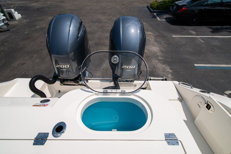 Thumbnail 14 for New 2019 Cobia 280 cc boat for sale in Fort Lauderdale, FL