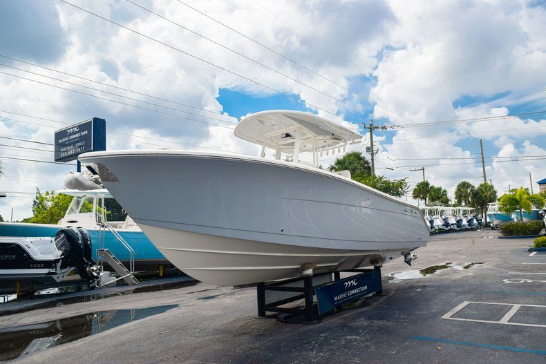 Thumbnail 3 for New 2019 Cobia 280 Center Console boat for sale in West Palm Beach, FL