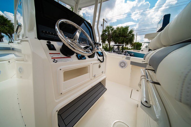 Thumbnail 28 for New 2019 Cobia 280 Center Console boat for sale in West Palm Beach, FL