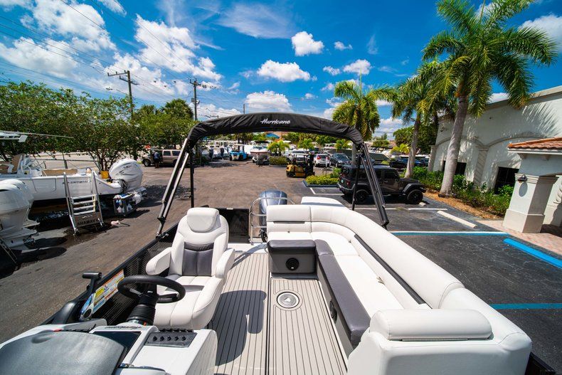 Thumbnail 11 for New 2019 Hurricane FunDeck FD 236SB boat for sale in Vero Beach, FL