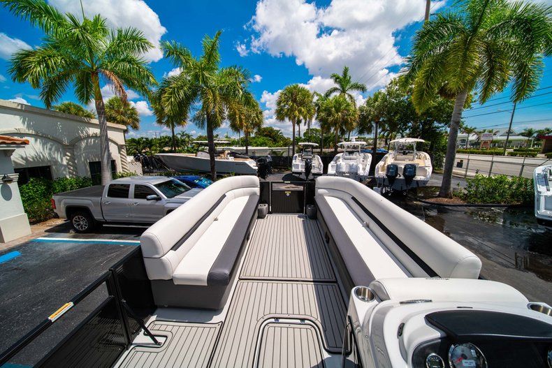 Thumbnail 22 for New 2019 Hurricane FunDeck FD 236SB boat for sale in Vero Beach, FL