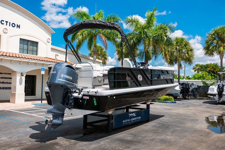 Thumbnail 7 for New 2019 Hurricane FunDeck FD 236SB boat for sale in Vero Beach, FL