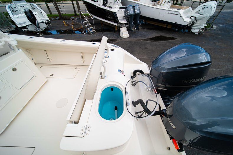 Thumbnail 9 for New 2019 Cobia 280 Center Console boat for sale in West Palm Beach, FL
