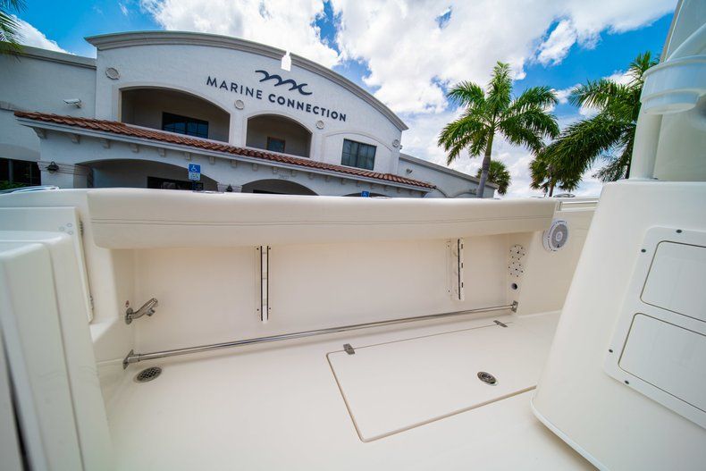 Thumbnail 17 for New 2019 Cobia 280 Center Console boat for sale in West Palm Beach, FL