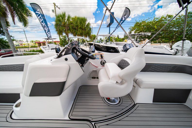 Thumbnail 18 for New 2020 Hurricane SS 218 OB boat for sale in West Palm Beach, FL