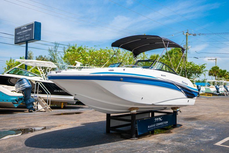 Thumbnail 3 for New 2020 Hurricane SD 217 OB boat for sale in West Palm Beach, FL