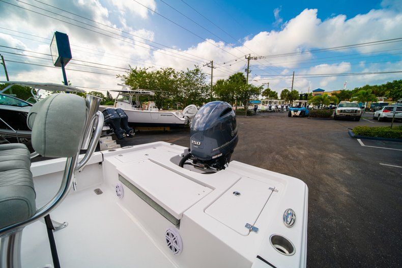 Thumbnail 8 for New 2020 Sportsman Masters 207 Bay Boat boat for sale in Vero Beach, FL