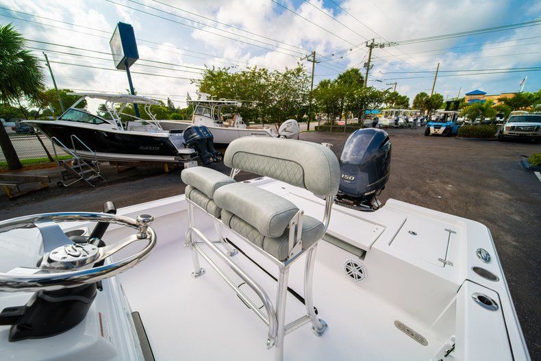 Thumbnail 25 for New 2020 Sportsman Masters 207 Bay Boat boat for sale in Vero Beach, FL