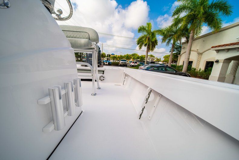 Thumbnail 28 for New 2020 Sportsman Masters 207 Bay Boat boat for sale in Vero Beach, FL