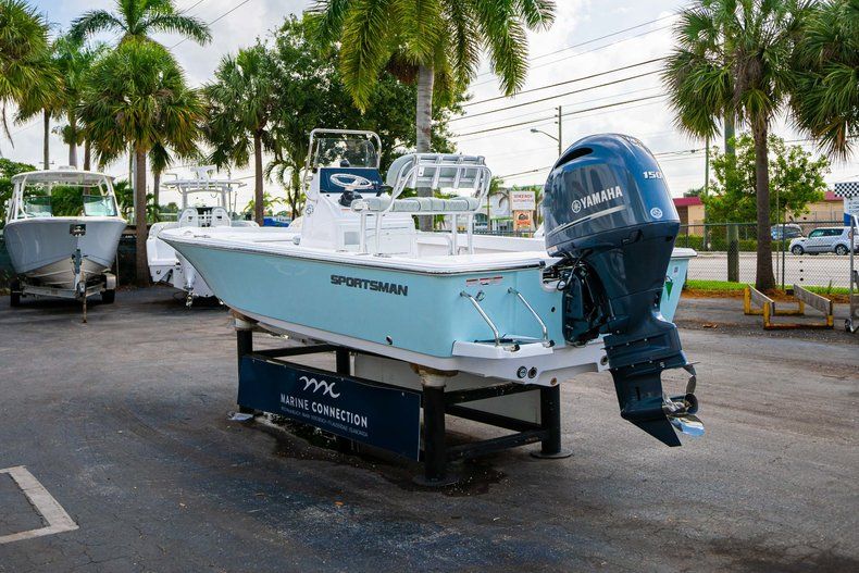 Thumbnail 5 for New 2020 Sportsman Masters 207 Bay Boat boat for sale in Vero Beach, FL