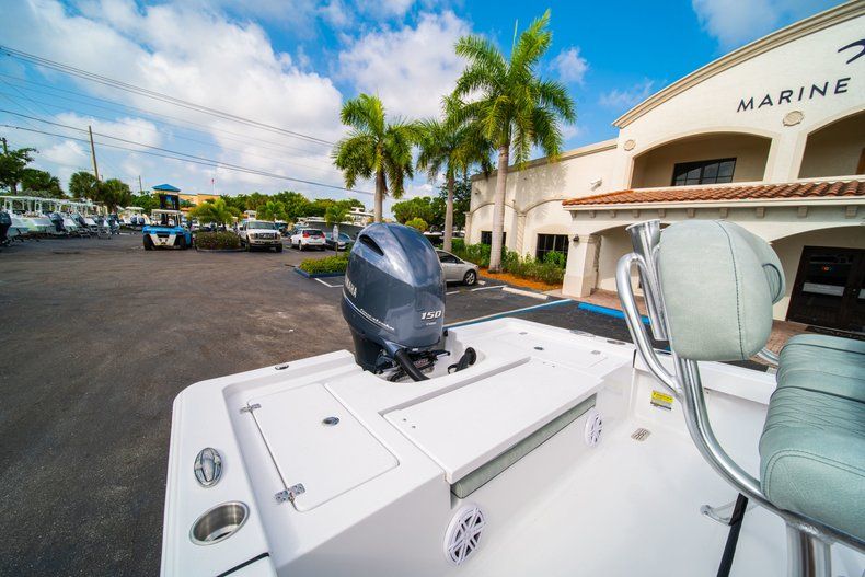 Thumbnail 11 for New 2020 Sportsman Masters 207 Bay Boat boat for sale in Vero Beach, FL