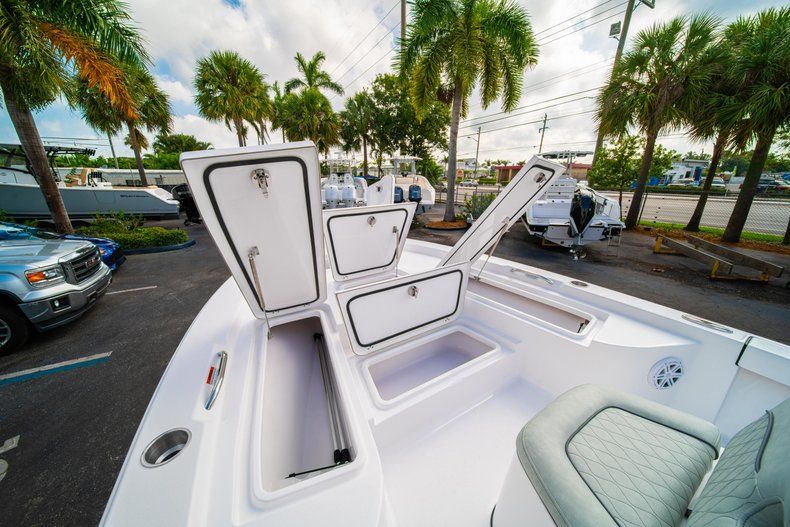 Thumbnail 30 for New 2020 Sportsman Masters 207 Bay Boat boat for sale in Vero Beach, FL