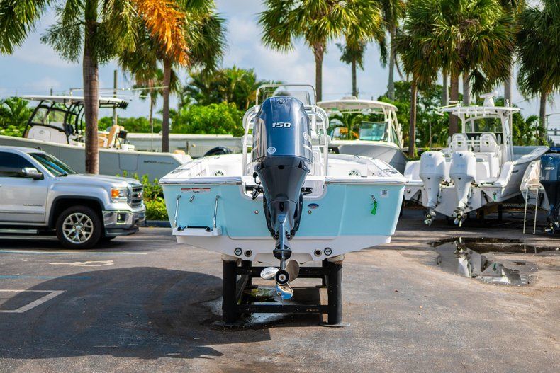 Thumbnail 6 for New 2020 Sportsman Masters 207 Bay Boat boat for sale in Vero Beach, FL