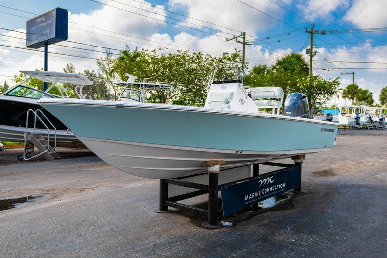 Thumbnail 3 for New 2020 Sportsman Masters 207 Bay Boat boat for sale in Vero Beach, FL