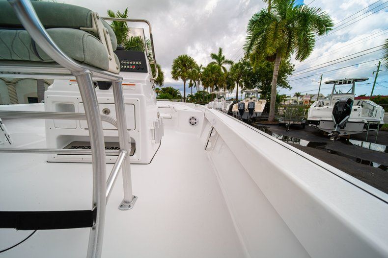 Thumbnail 15 for New 2020 Sportsman Masters 207 Bay Boat boat for sale in Miami, FL