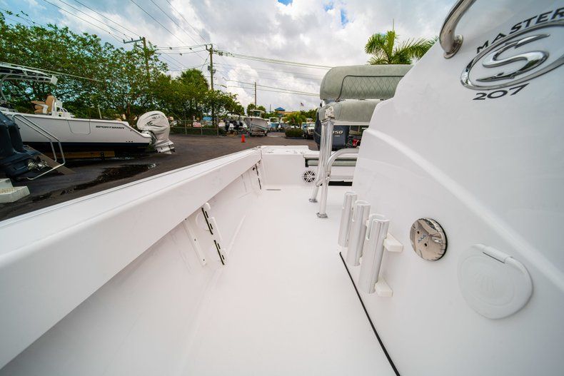 Thumbnail 27 for New 2020 Sportsman Masters 207 Bay Boat boat for sale in Miami, FL
