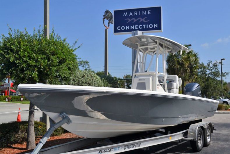 Thumbnail 1 for New 2019 Pathfinder 2600 HPS Bay Boat boat for sale in Vero Beach, FL