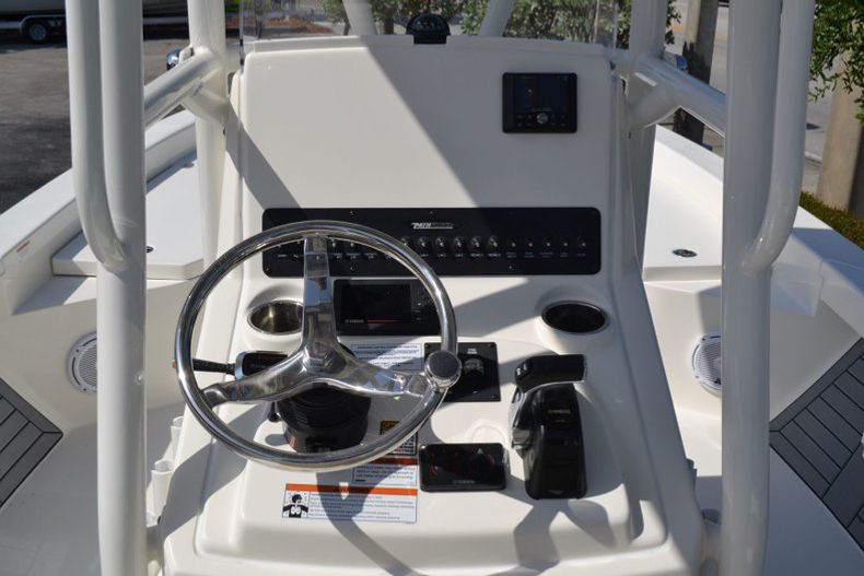 Thumbnail 12 for New 2019 Pathfinder 2600 HPS Bay Boat boat for sale in Vero Beach, FL
