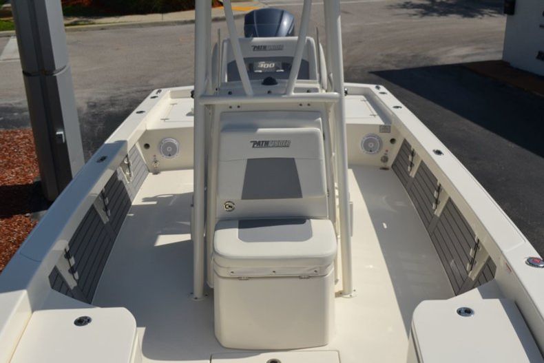 Thumbnail 14 for New 2019 Pathfinder 2600 HPS Bay Boat boat for sale in Vero Beach, FL