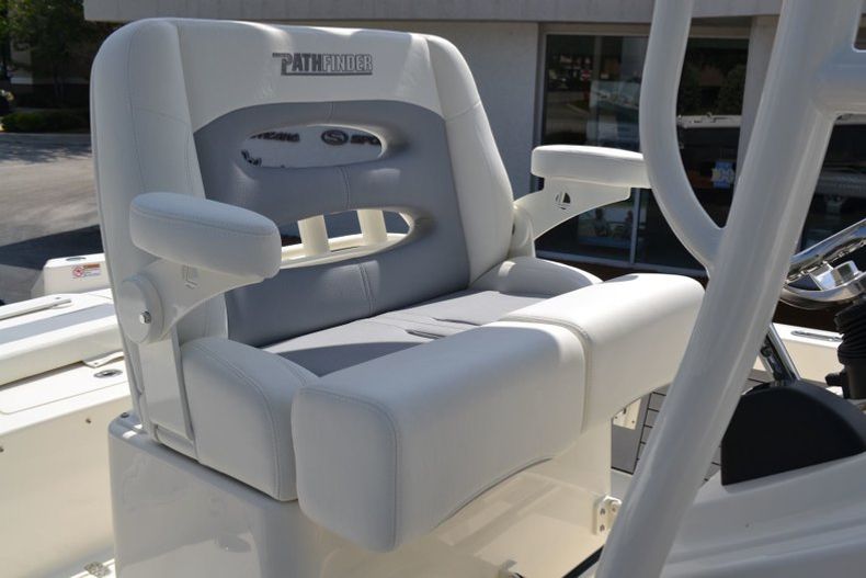 Thumbnail 18 for New 2019 Pathfinder 2600 HPS Bay Boat boat for sale in Vero Beach, FL