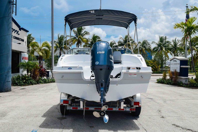 Thumbnail 6 for New 2020 Hurricane 217 SunDeck OB boat for sale in Fort Lauderdale, FL