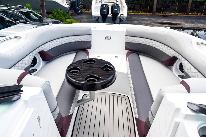 Thumbnail 90 for New 2019 Hurricane SD 2690 OB boat for sale in West Palm Beach, FL