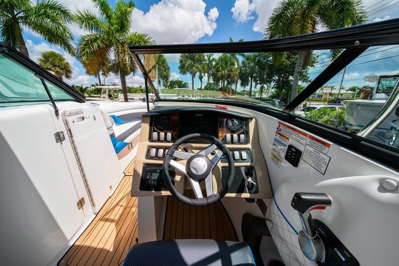 Thumbnail 18 for New 2019 Hurricane SD 2690 OB boat for sale in West Palm Beach, FL