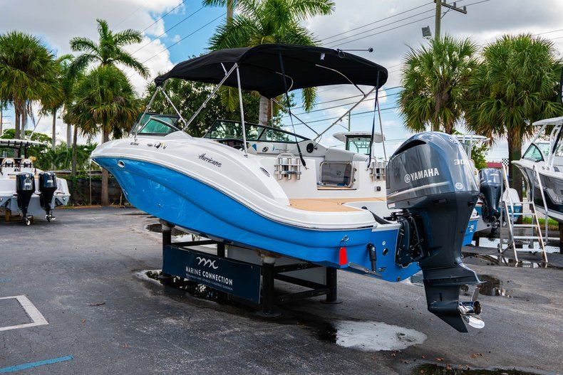 Thumbnail 5 for New 2019 Hurricane SD 2690 OB boat for sale in West Palm Beach, FL